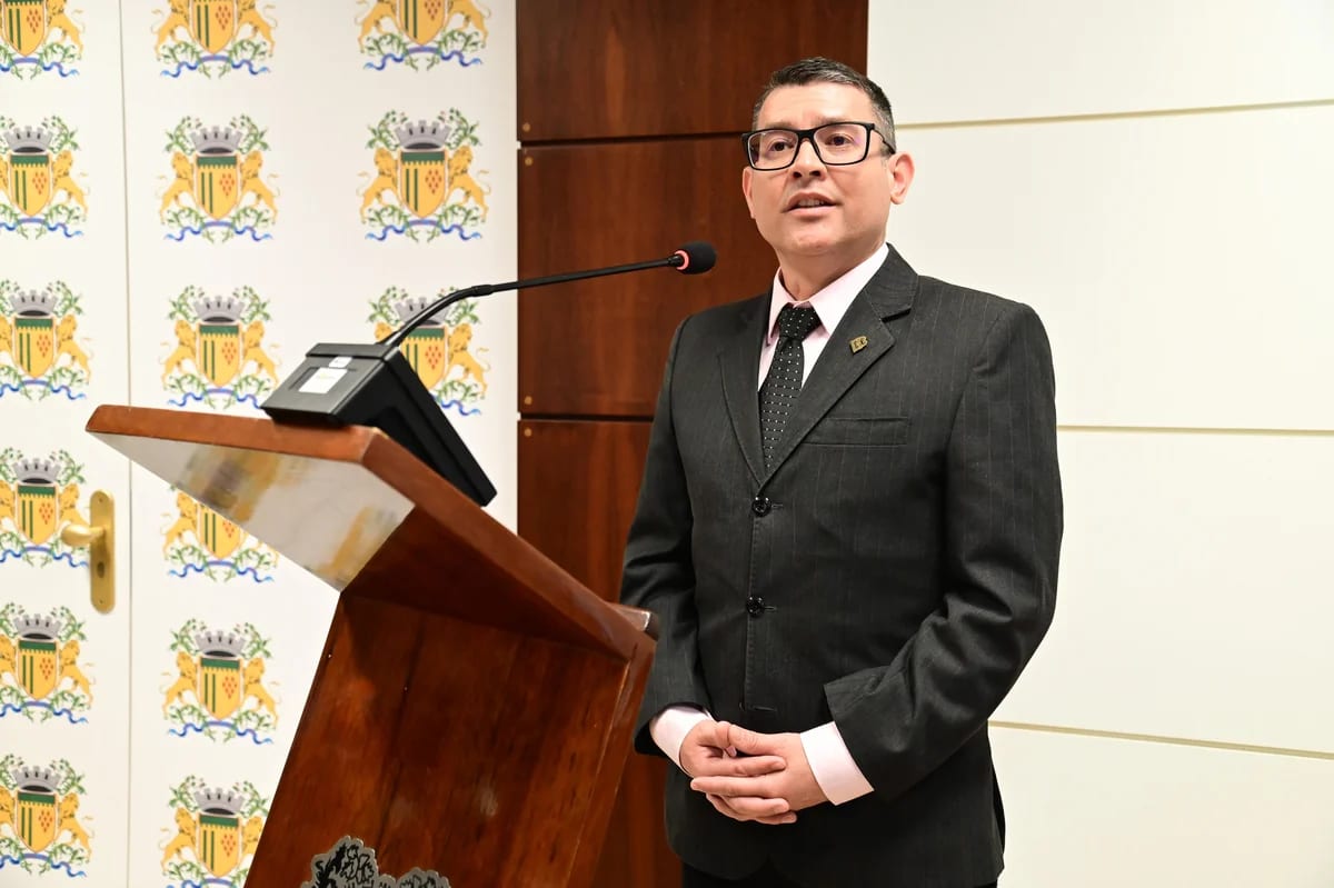 Titular da Habitação deixará governo Adiló na reforma do secretariado