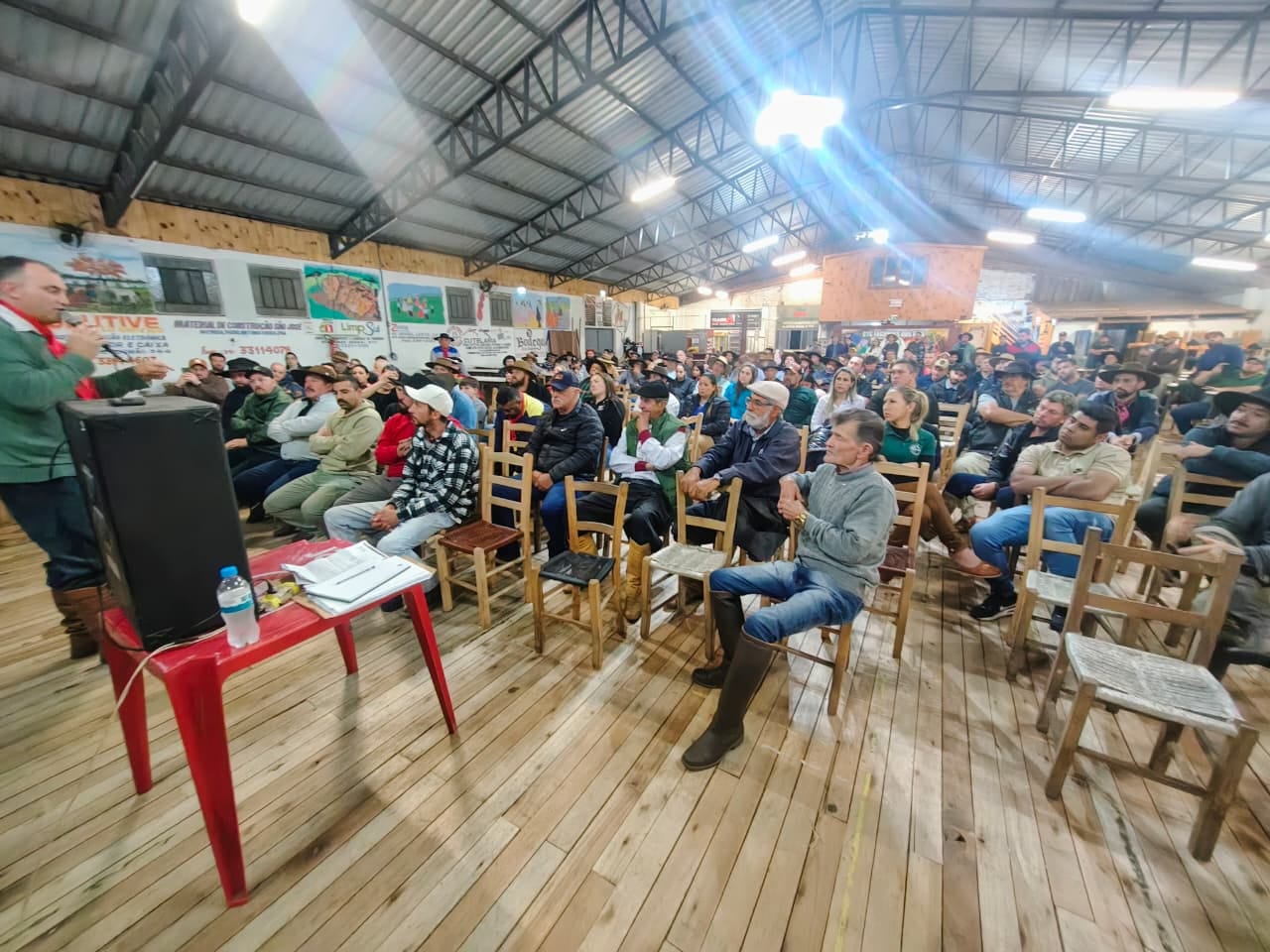 Tradicionalistas e proprietários são orientados sobre Projeto de Lei sobre identificação de equinos