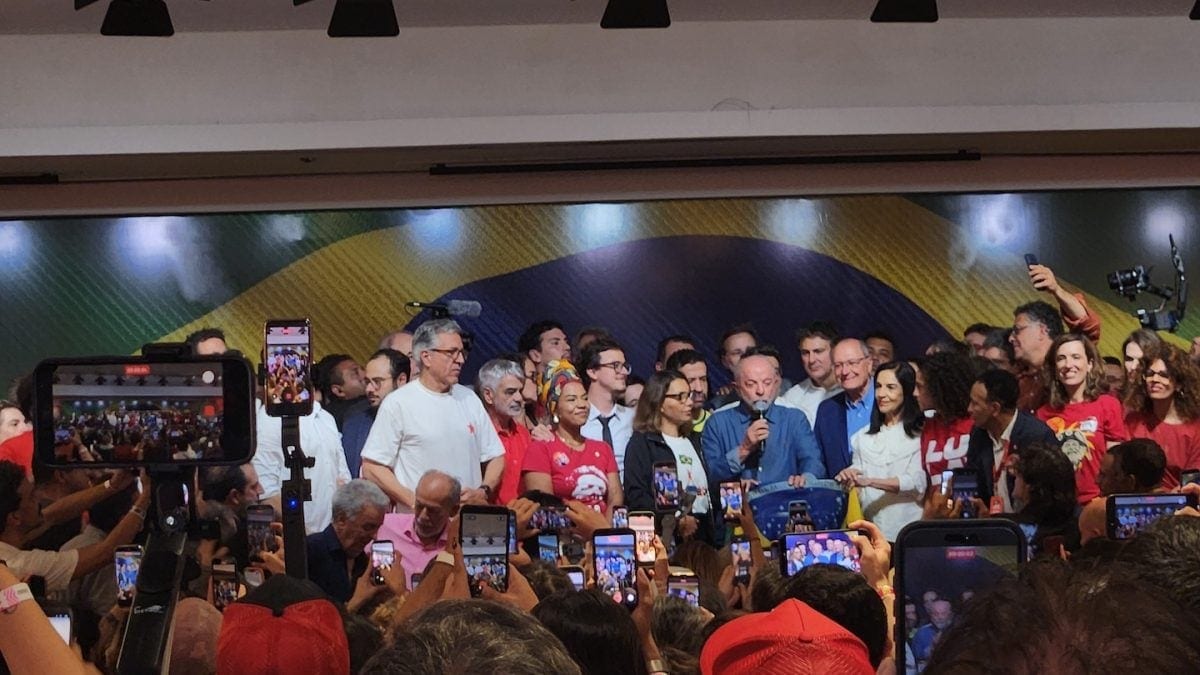 Flávio é "representante genuíno do milicianismo", diz Lula