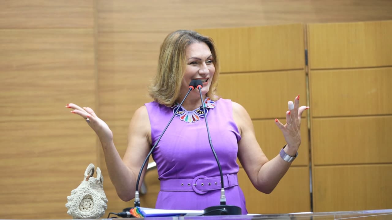 Linda Brasil enfatiza valorização dos servidores públicos e decisão do TSE