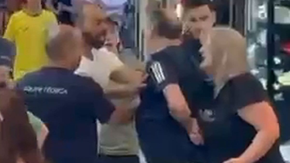 Fim da 6×1 quase acaba em pancadaria entre comerciante e frequentadores no camelódromo de Balneário Camboriú