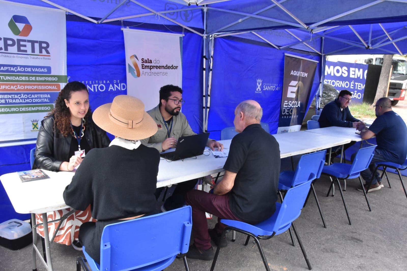 Santo André leva serviços gratuitos a empreendedores de Santa Teresinha