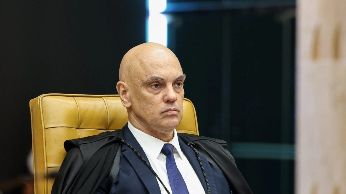 Moraes autoriza Bolsonaro a receber visitas de grupo de oração