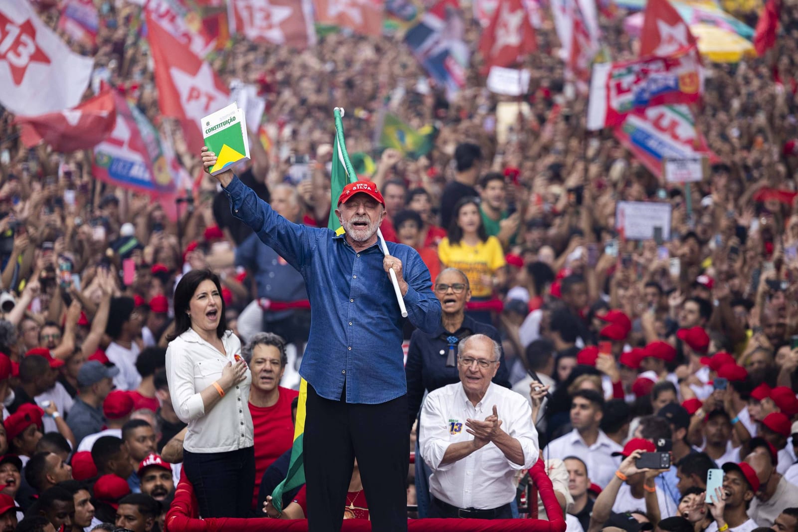 Lula supera erros, mas encara última dança difícil