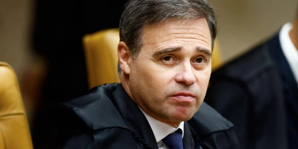 Deputados pedem afastamento de André Mendonça da relatoria do caso Banco Master