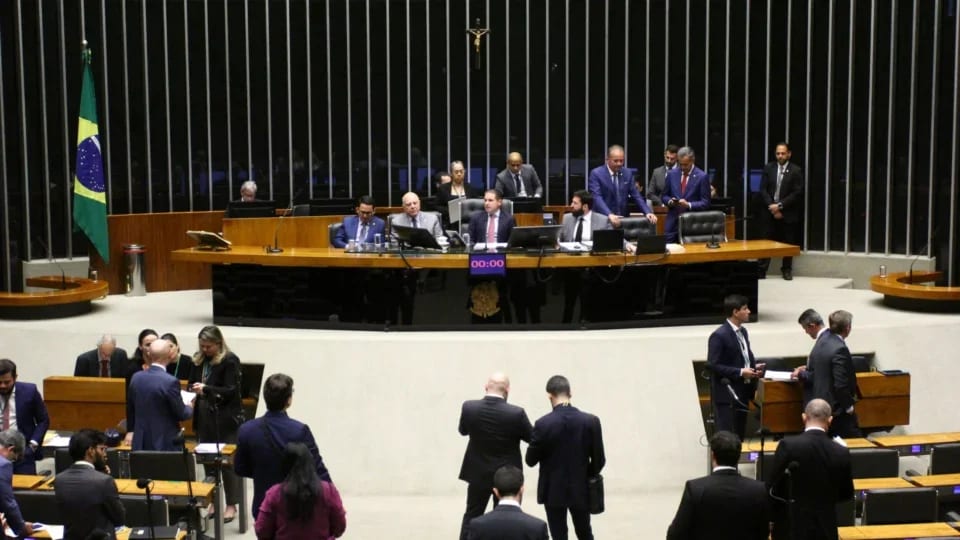 Câmara aprova perdão de dívidas do MEI e aumento do teto