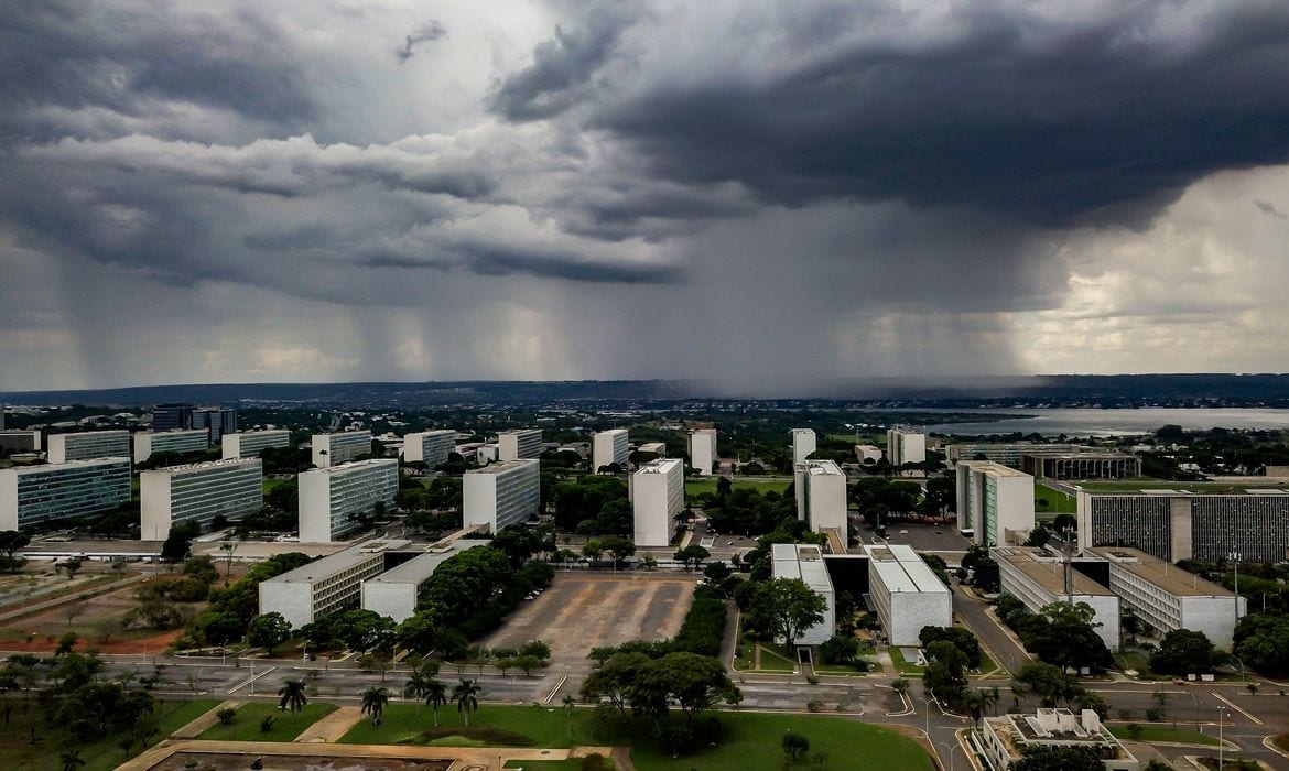 Orçamento 2027 limita reajuste real de servidores a 0,6% acima da inflação