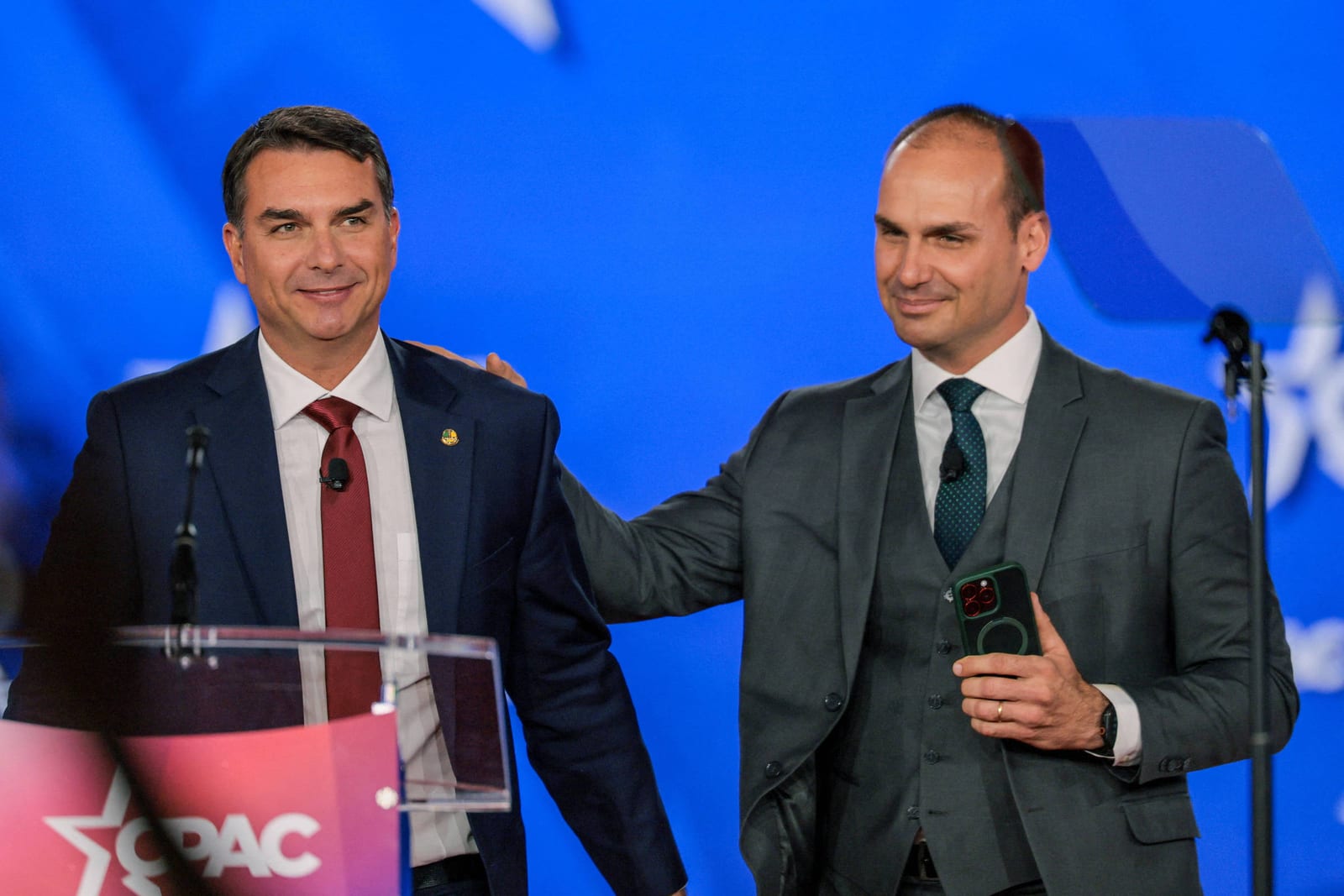 Eduardo Bolsonaro será chanceler e promete 'uma faxina' no Itamaraty