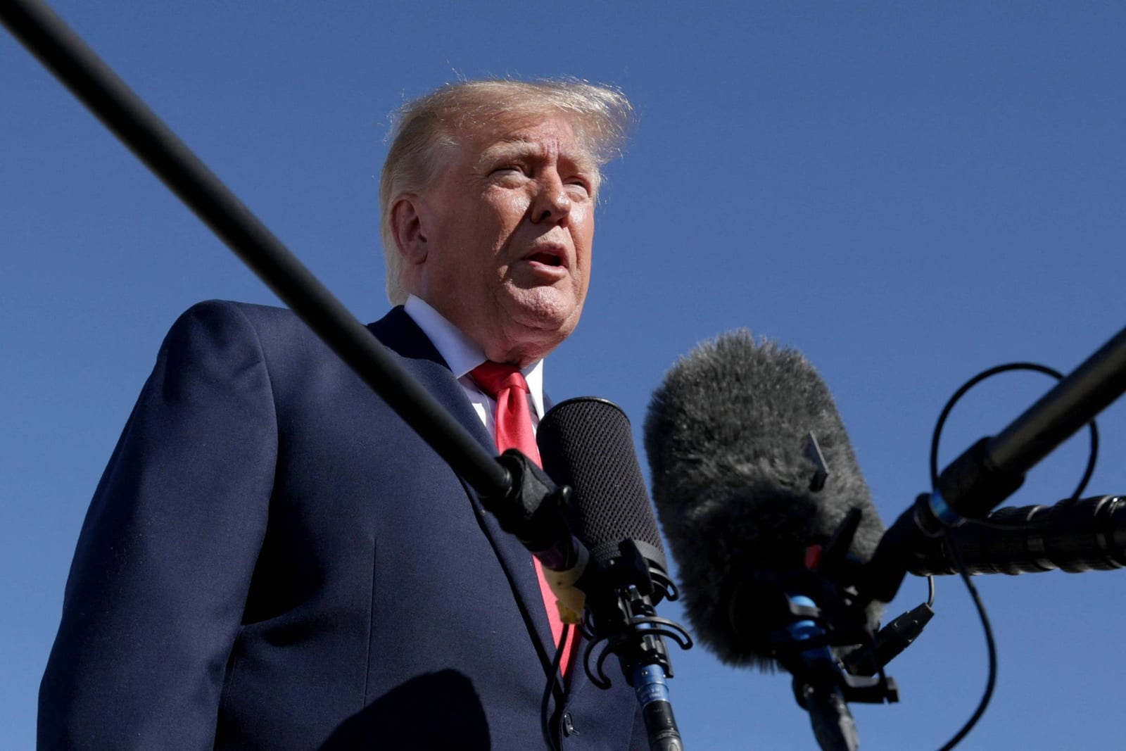 Trump diz que gosta de Lula, mas que eleição parece ter sido fraudada