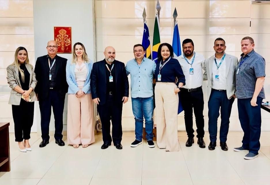 Geneilton Assis recebe representantes da Caixa em Jataí