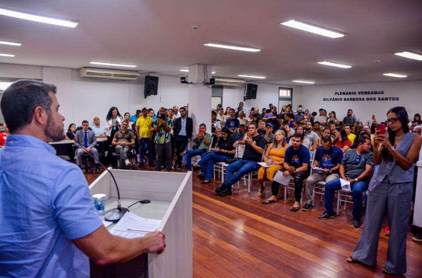 Ambulantes da orla de Maceió discutem regras para comércio informal