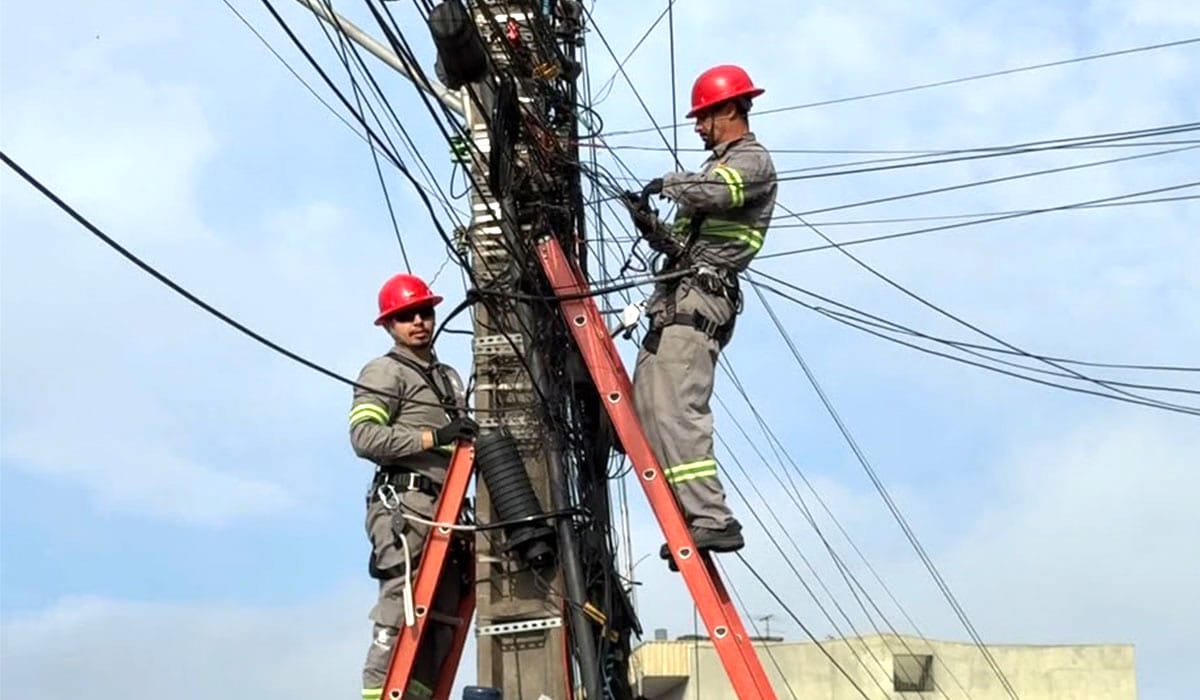 Mutirão retira cerca de 100 kg de fios em desuso em Cachoeirinha