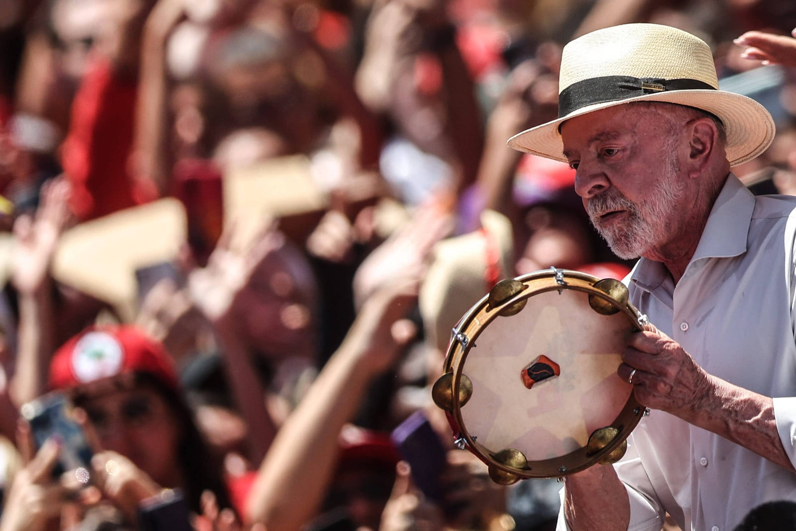 Modo alerta na campanha de Lula impulsiona ofensiva digital e nas ruas