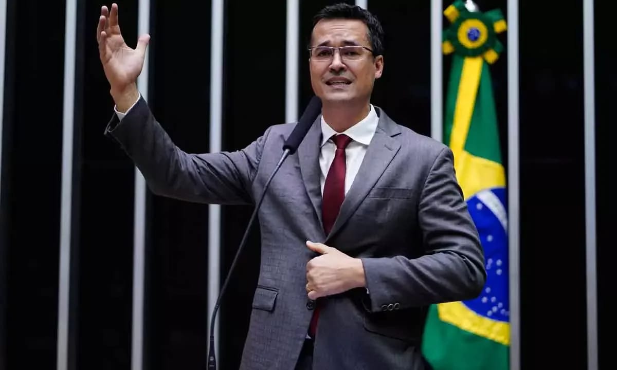 TSE adia julgamento de registro candidatura de Deltan Dallagnol