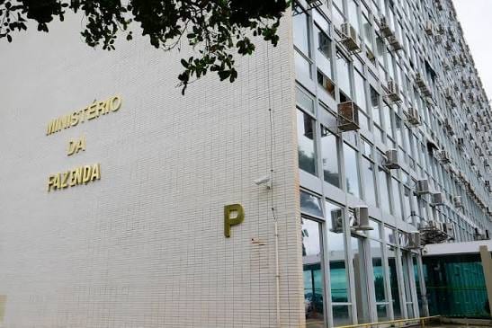 Secretário do Tesouro nega que governo discuta taxar títulos isentos com IOF