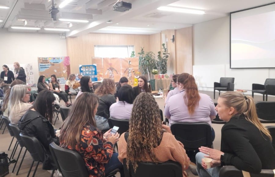 Seminário do ProLEEI reúne educadores de quatro municípios em Carlos Barbosa