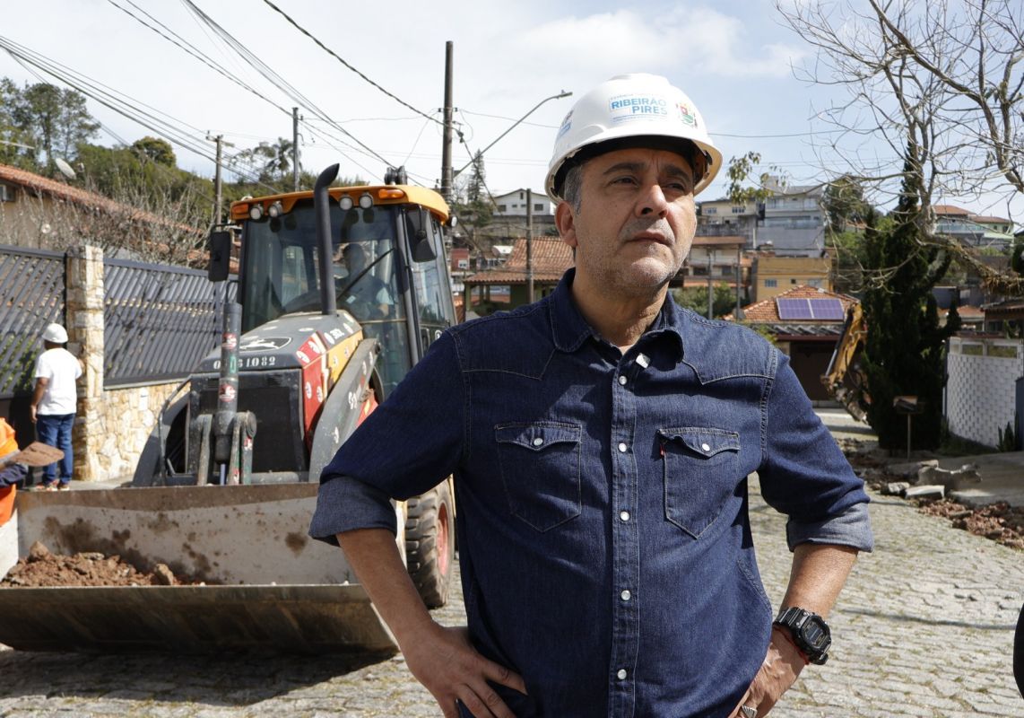 Ribeirão Pires abre novas frentes de pavimentação no Jardim Mirante