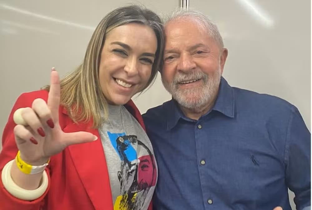 Lula nega relação com lobista, mas fotos com ela reacendem polêmica