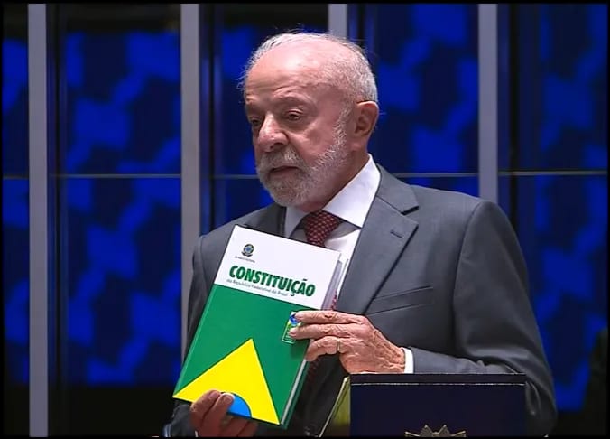 ‘Ninguém quer que as empresas quebrem, mas ninguém tem que morrer trabalhando’, diz Lula em promulgação da escala 5×2
