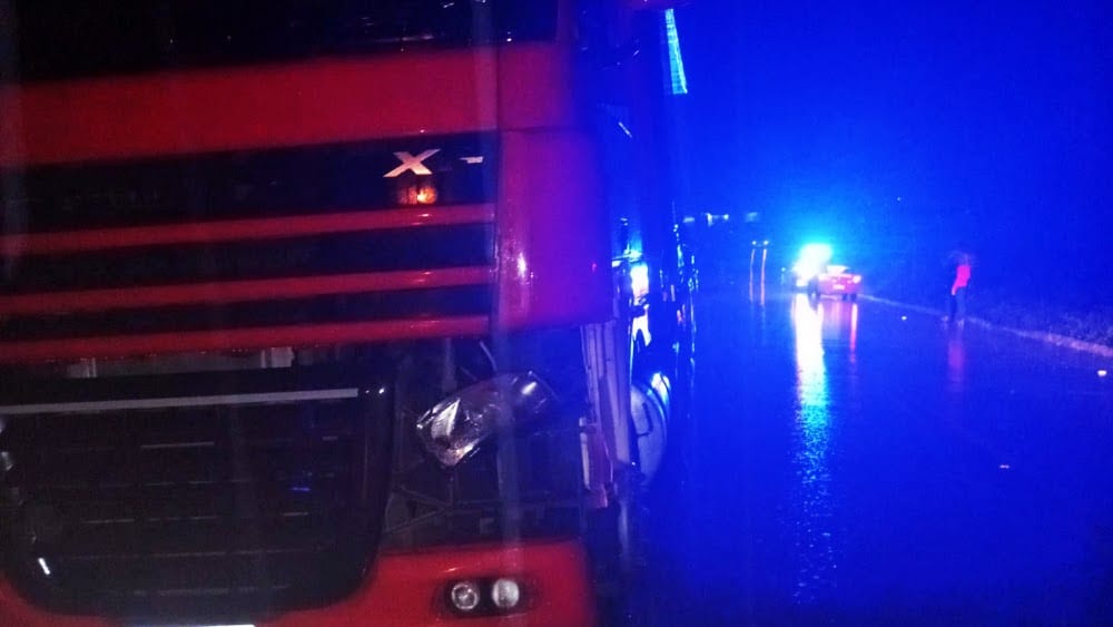Motociclista morre após colisão com carreta na SC-110, em Campo Alegre