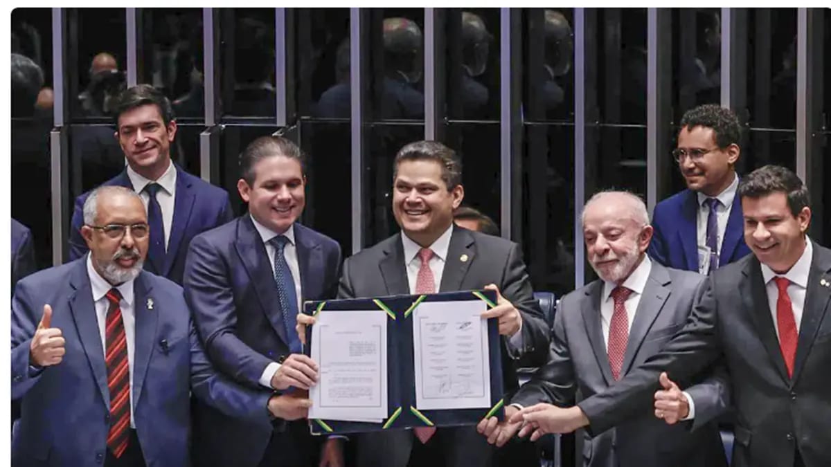 Congresso promulga emenda que acaba com a escala 6×1 e reduz jornada para 40 horas