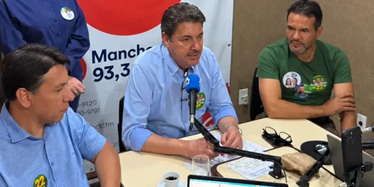 Vereador da oposição sentado ao lado de Wilder em sabatina irrita PL de Anápolis
