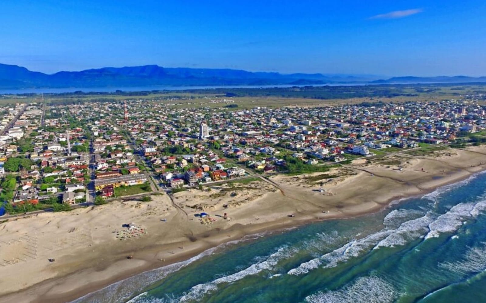 Município do litoral gaúcho está entre os 8 do País com votação também para prefeito neste domingo