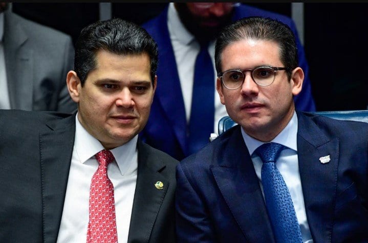 Presidentes da Câmara de Deputados e do Senado ligam para Lula, oferecem apoio e pedem que ele atue para unir o Brasil