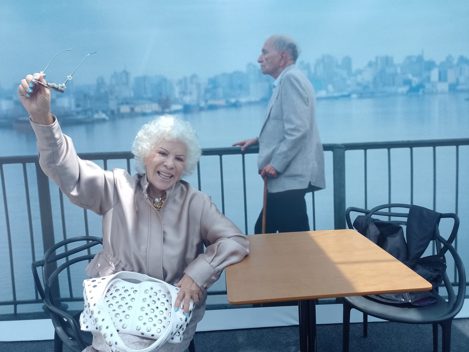 “Tenho 85, mas cabeça de 15”: Cosete Ramos, uma patrona movida pela felicidade