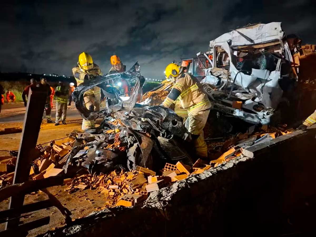 Caminhoneiro de Campo do Brito está entre os dois mortos em colisão na BR-101