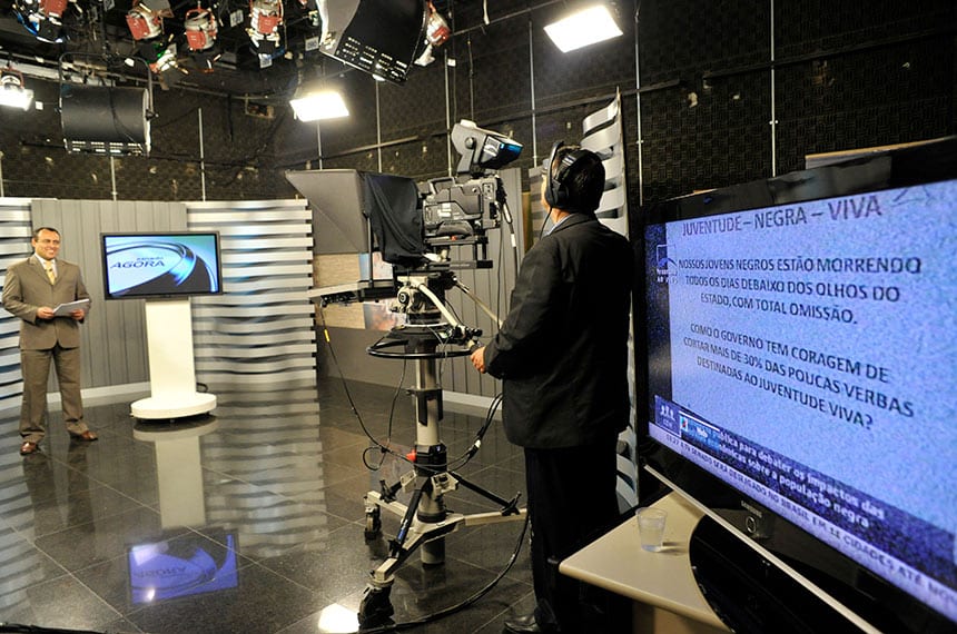 Exposição celebra 30 anos da TV Senado com viagem pela história recente do Brasil