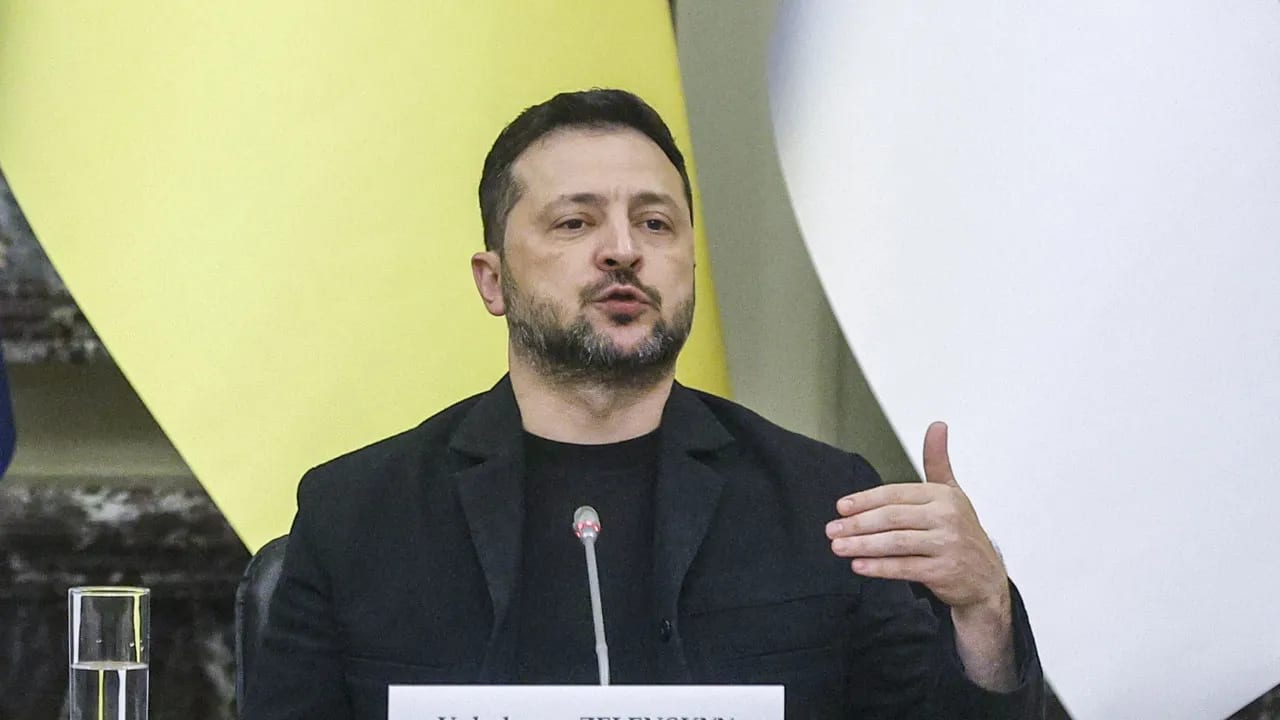 Zelensky faz alerta sobre riscos de reunião entre EUA, Rússia e China