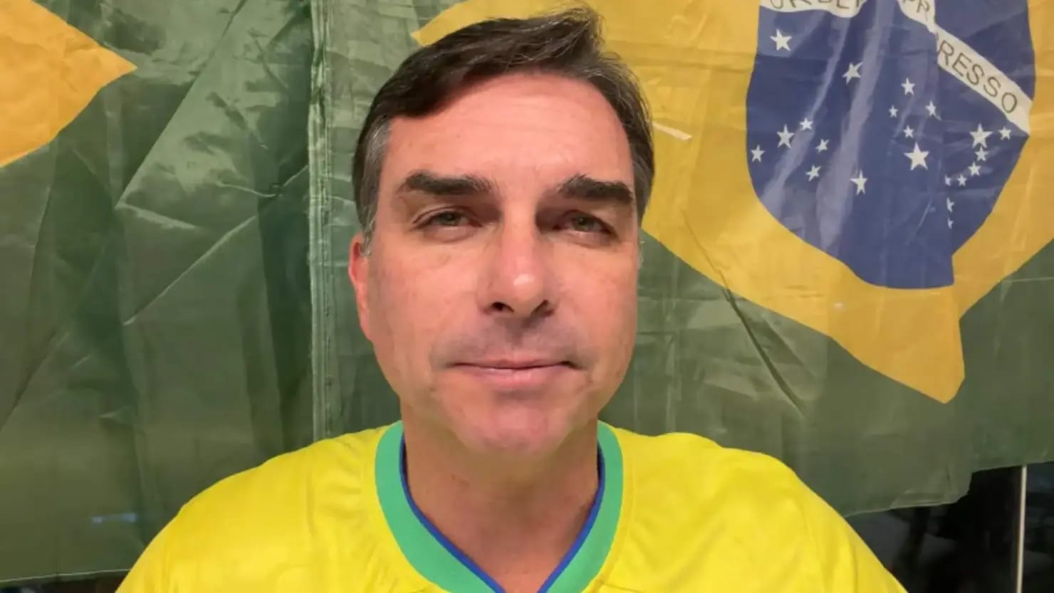 Flávio Bolsonaro promete rever regulamentação da reforma tributária