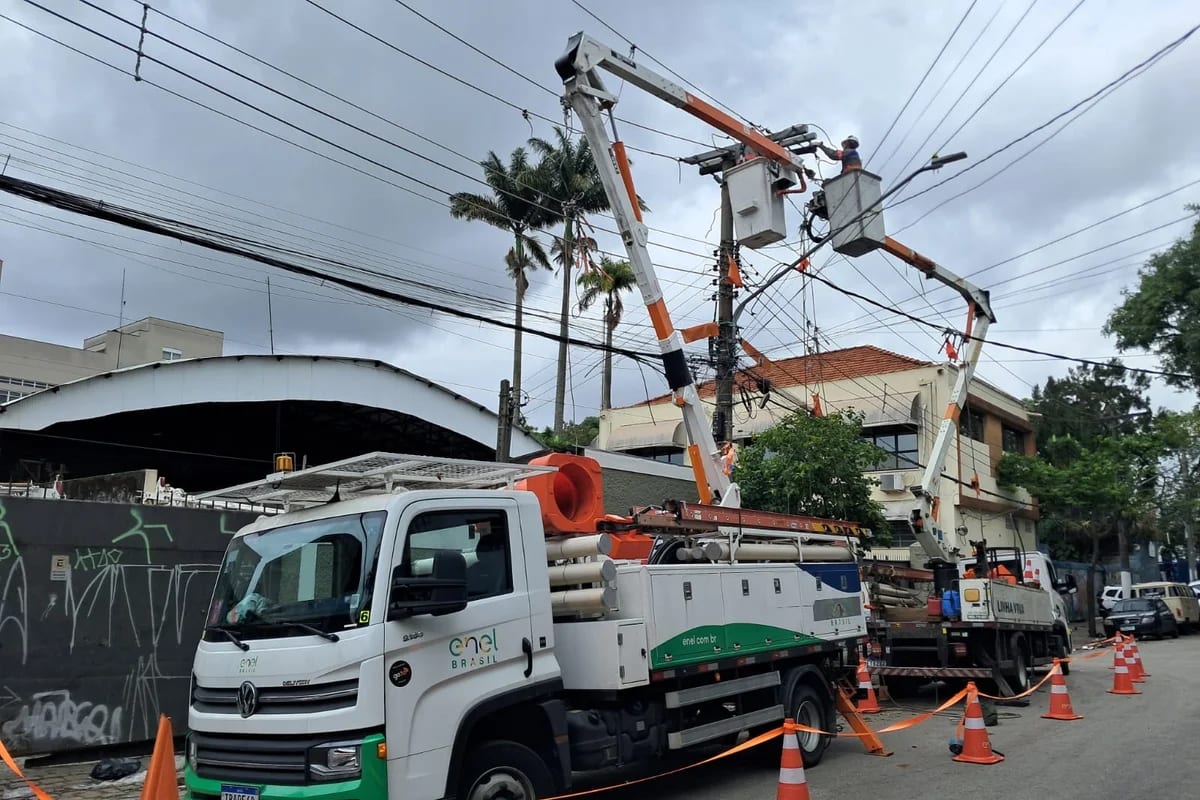 Enel SP melhora tempo de atendimento, mas tem renovação suspensa por caducidade
