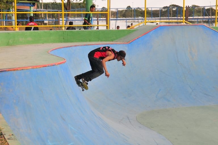 PL 3199/26 cria política nacional para pump tracks e espaços de esportes sobre rodas