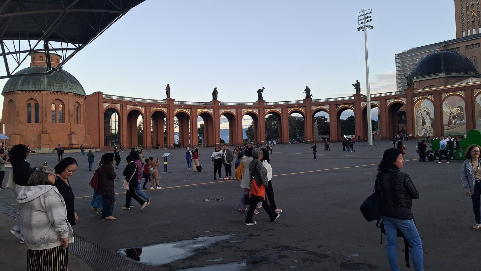 Aparecida espera receber 500 mil fiéis no feriado da padroeira