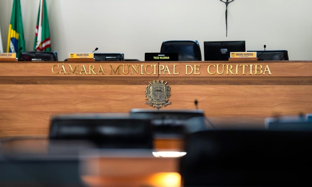 Cinco vereadores da Câmara de Curitiba foram eleitos deputados