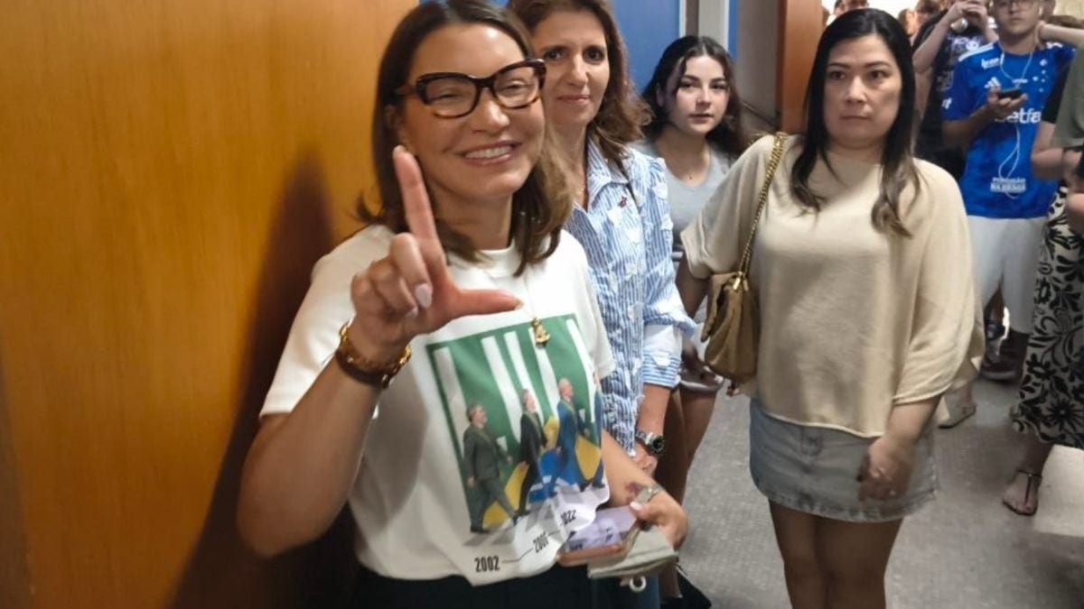 Janja votou em SP e afirmou: “Eu só falo de vitória”