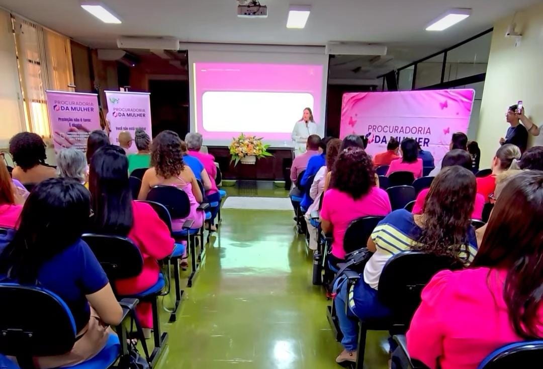 A Procuradoria da Mulher da Câmara promove encontro de especialização