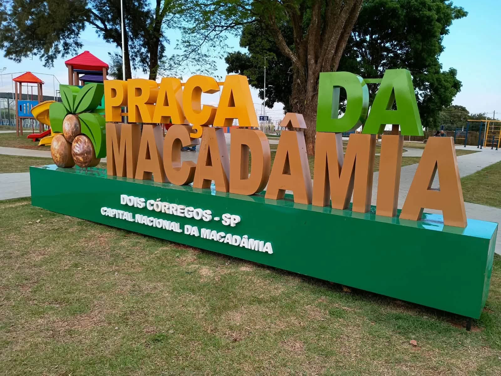 PREFEITURA INAUGURA PRAÇA DA MACADÂMIA “JOSÉ ANTÔNIO MAZZIERO”!