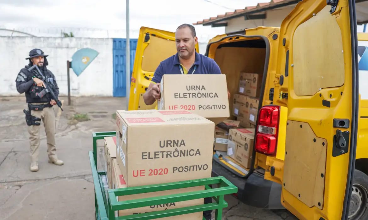 Forças Armadas mobilizam 25 mil militares para apoiar eleições deste domingo