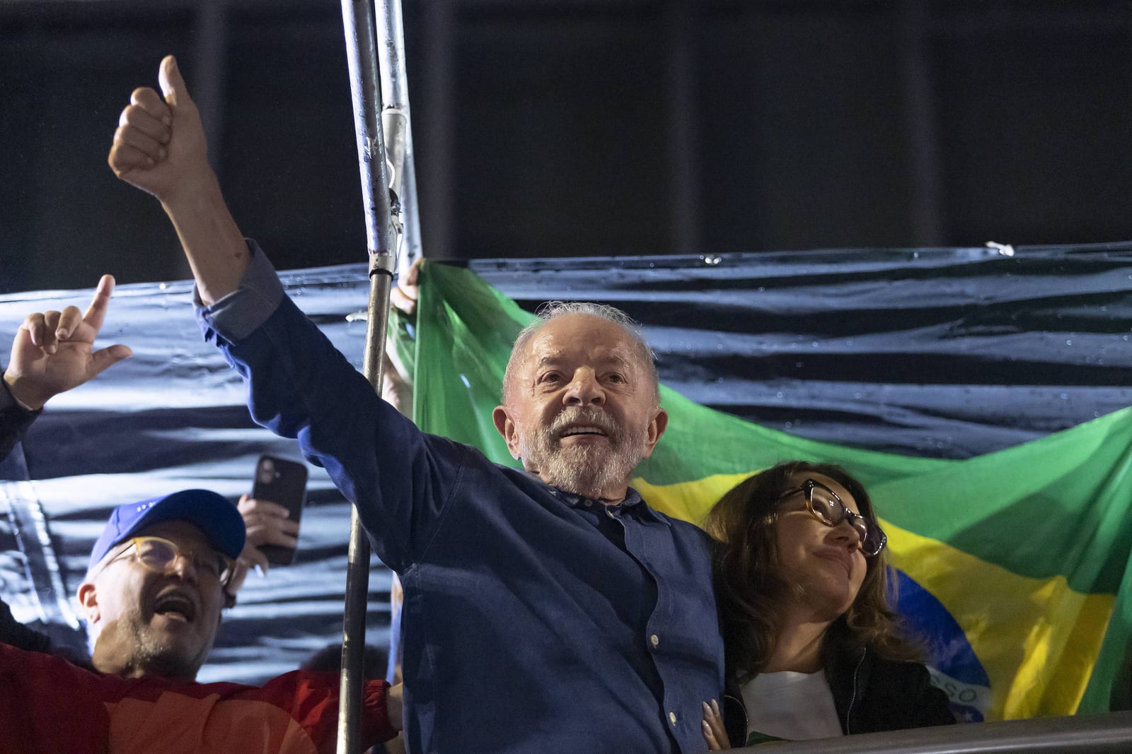 Lula deve remanejar ministros e terá desafio de abrigar no governo aliados derrotados em eleições