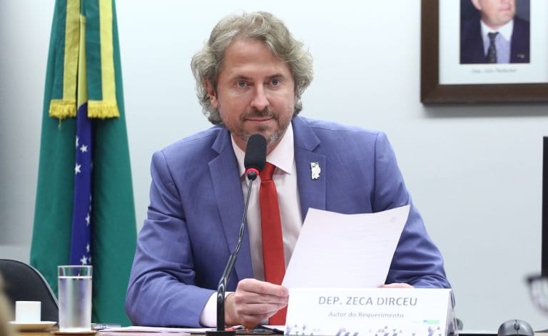 Zeca Dirceu propõe que Câmara avalie propostas sobre educação a distância
