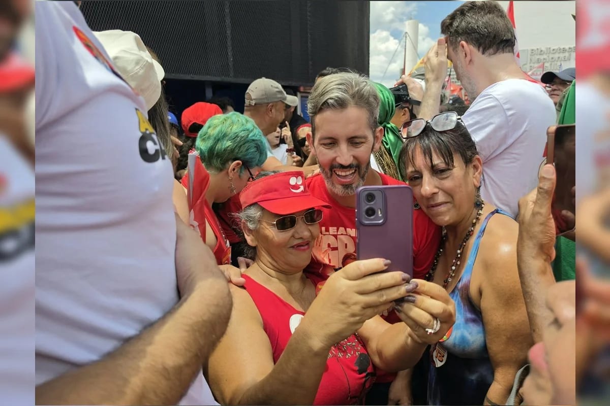 Leandro Grass participa do ‘Ato da Virada’ em Brasília