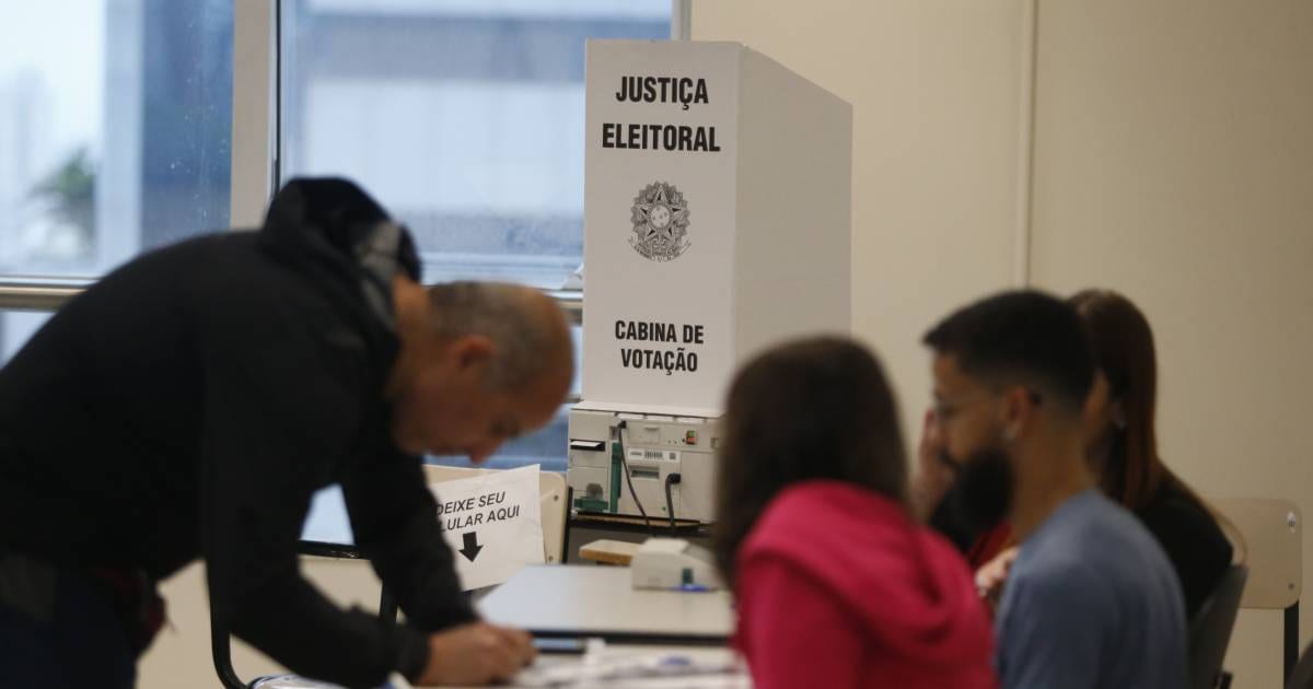 "Cabine" ou "cabina" de votação? Veja qual é o termo usado pelo TSE