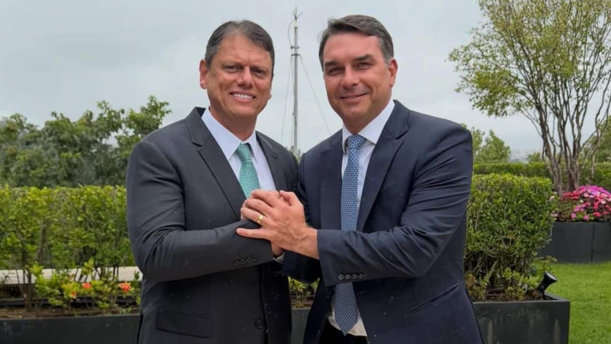Republicanos declara apoio nacional a Flávio Bolsonaro