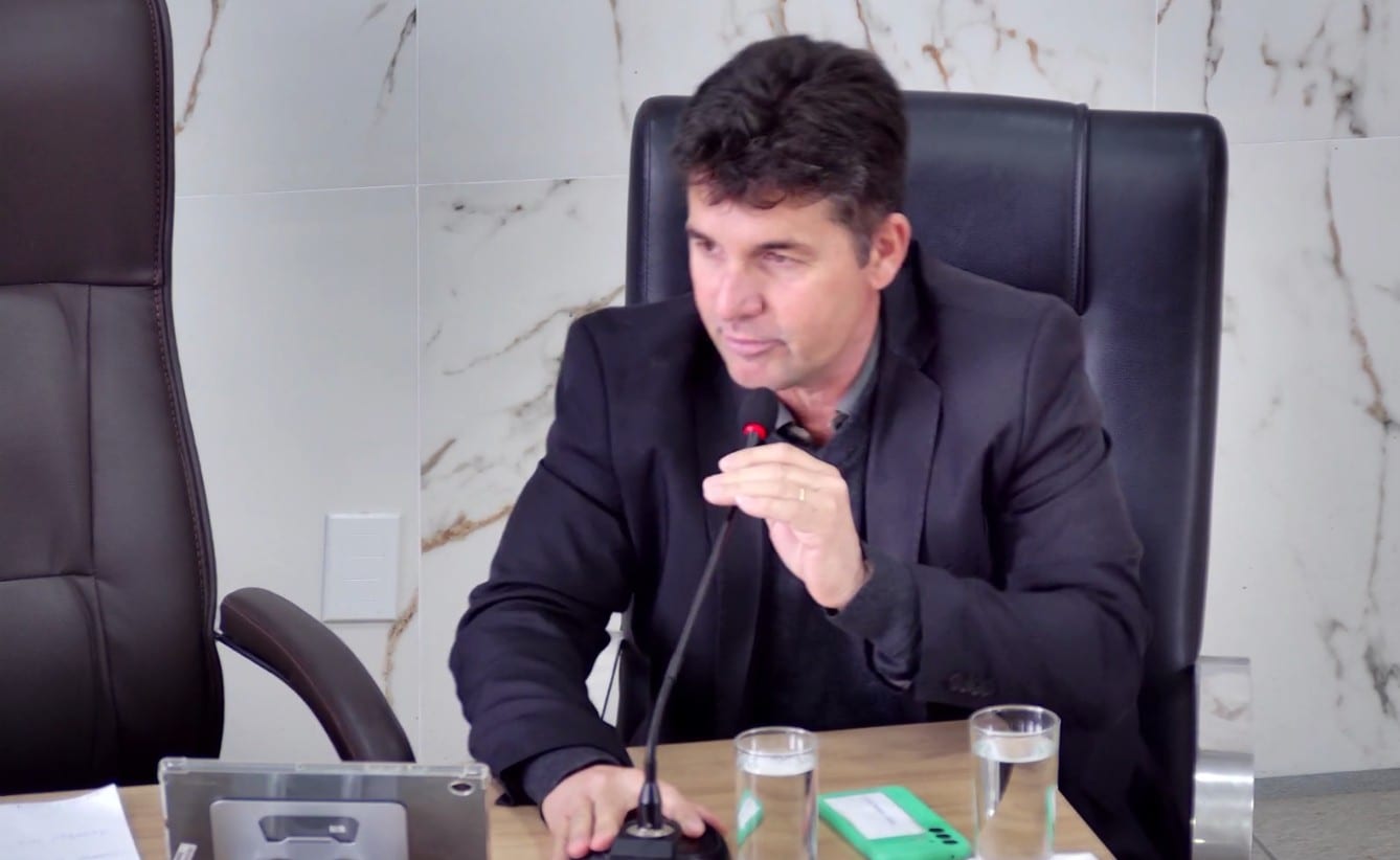 Prefeito de Sant’Ana do Livramento discute novos projetos em sessão da Câmara