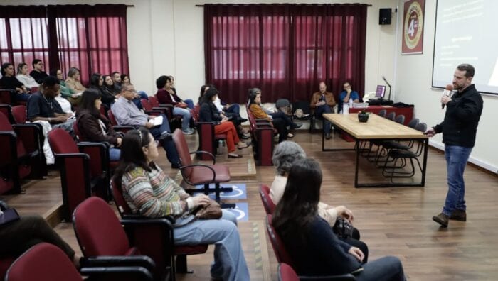 Suzano capacita 146 profissionais sobre transmissão da sífilis da mãe para o bebê