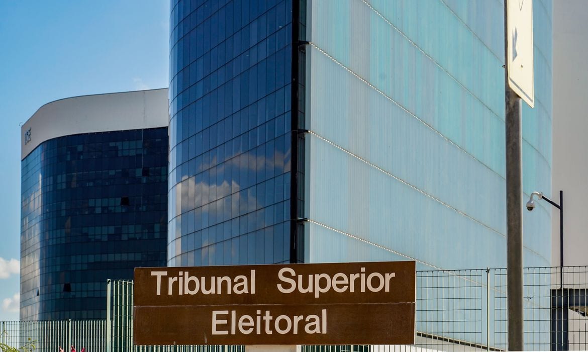 Violência contra mulher torna candidato inelegível, decide TSE