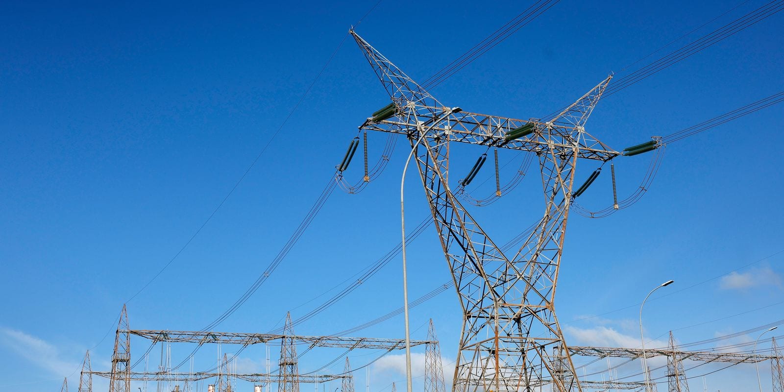 Consumidores poderão escolher seu fornecedor de energia a partir de 2027